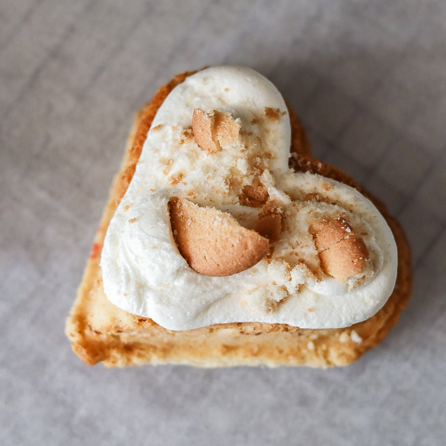 classic vanilla mini heart cake