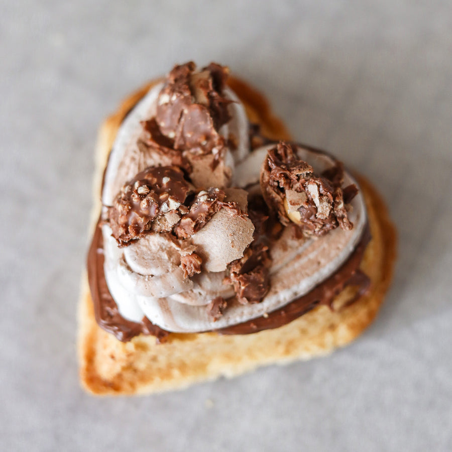 NUTELLA MINI HEART CAKE