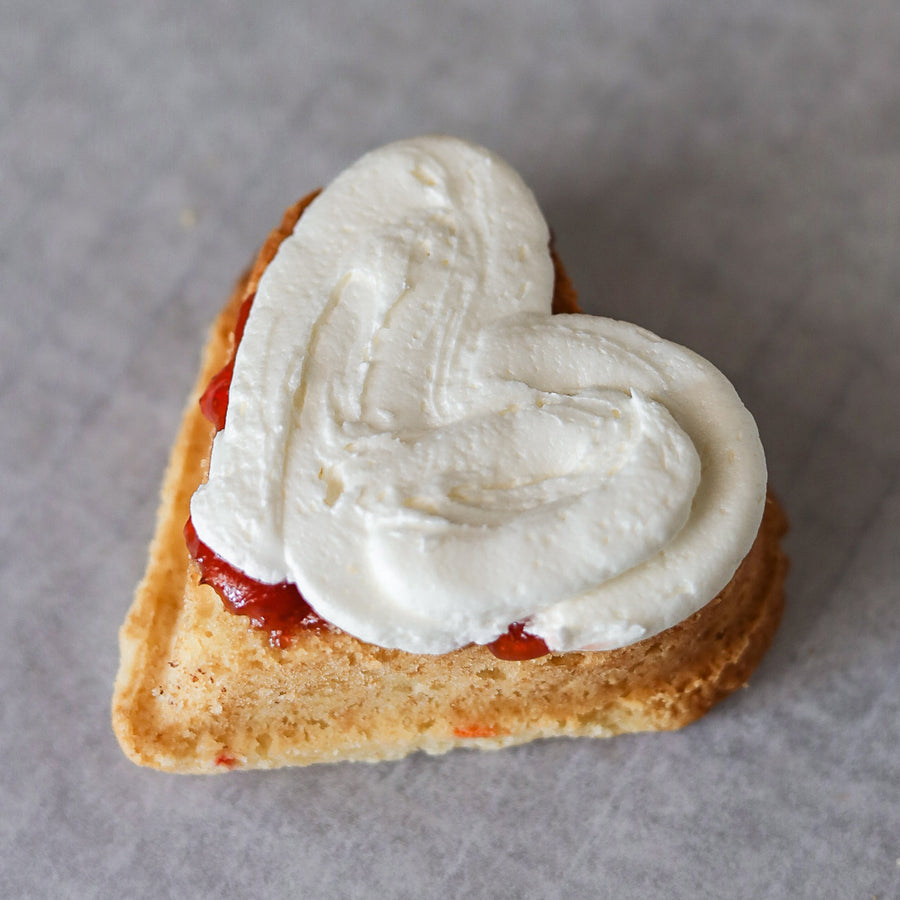 STRAWBERRY MINI HEART CAKE