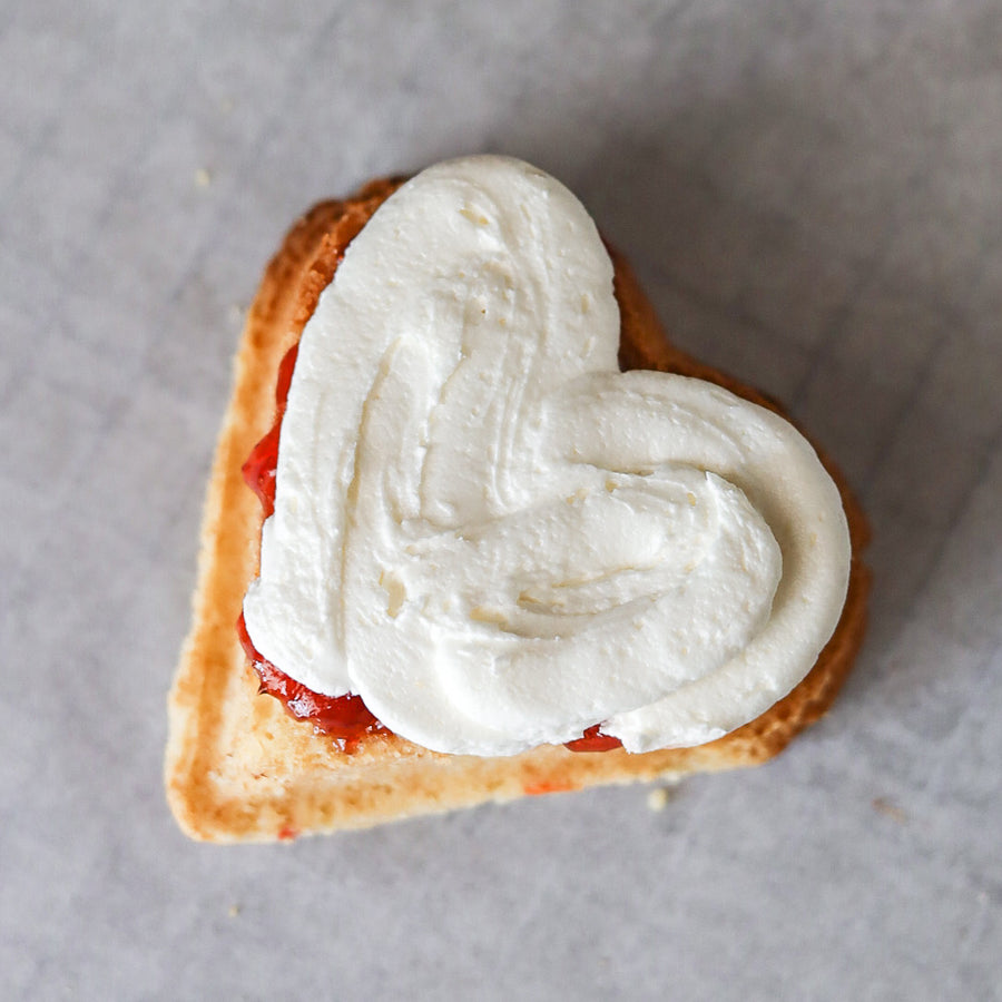 STRAWBERRY MINI HEART CAKE