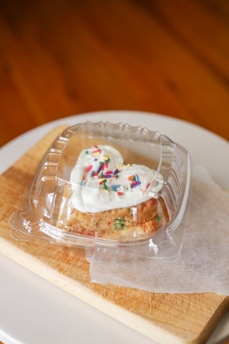 classic vanilla mini heart cake in container